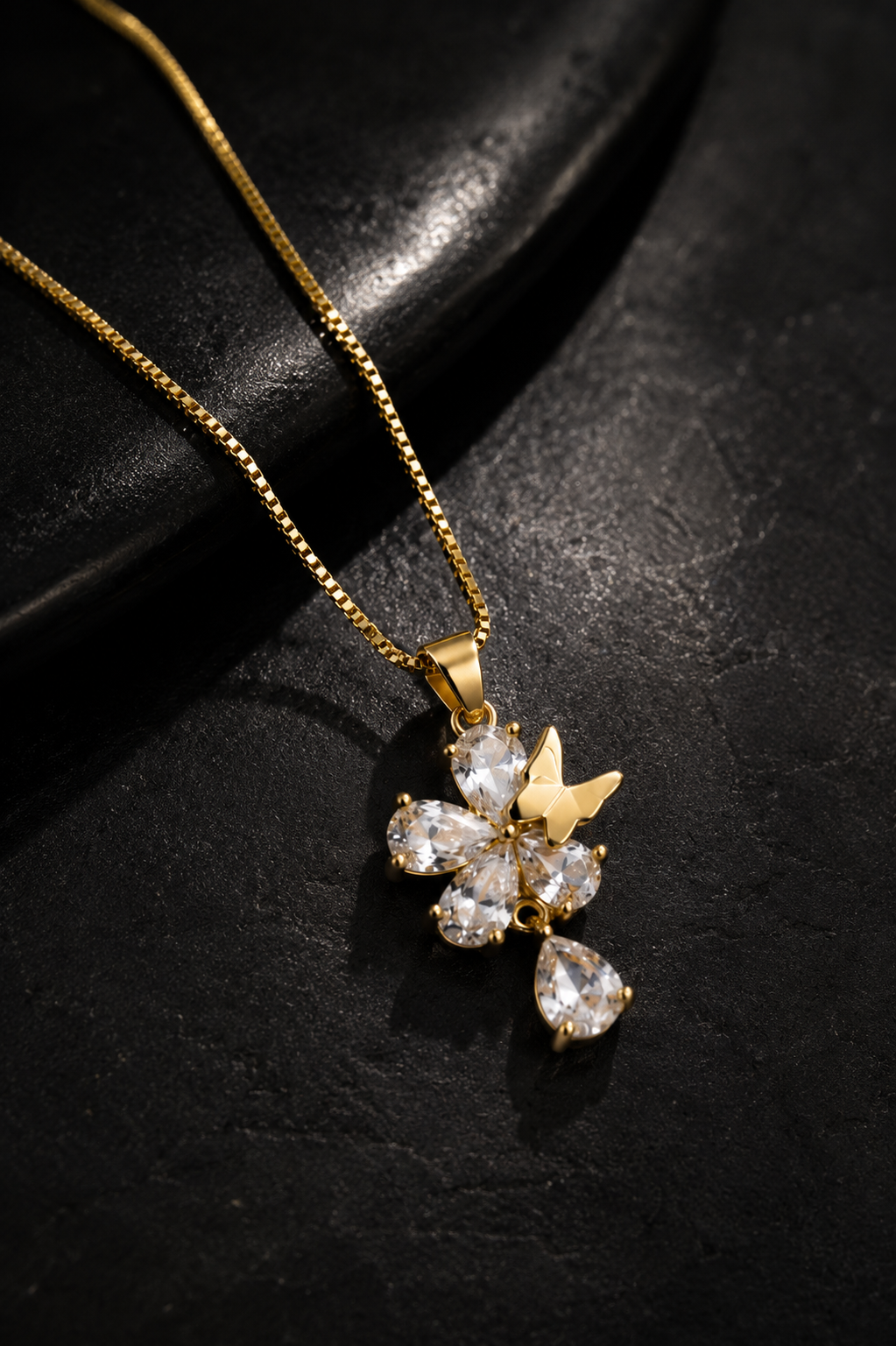 Floral Sparkle Pendant Necklace – Dainty Gold-Tone Necklace