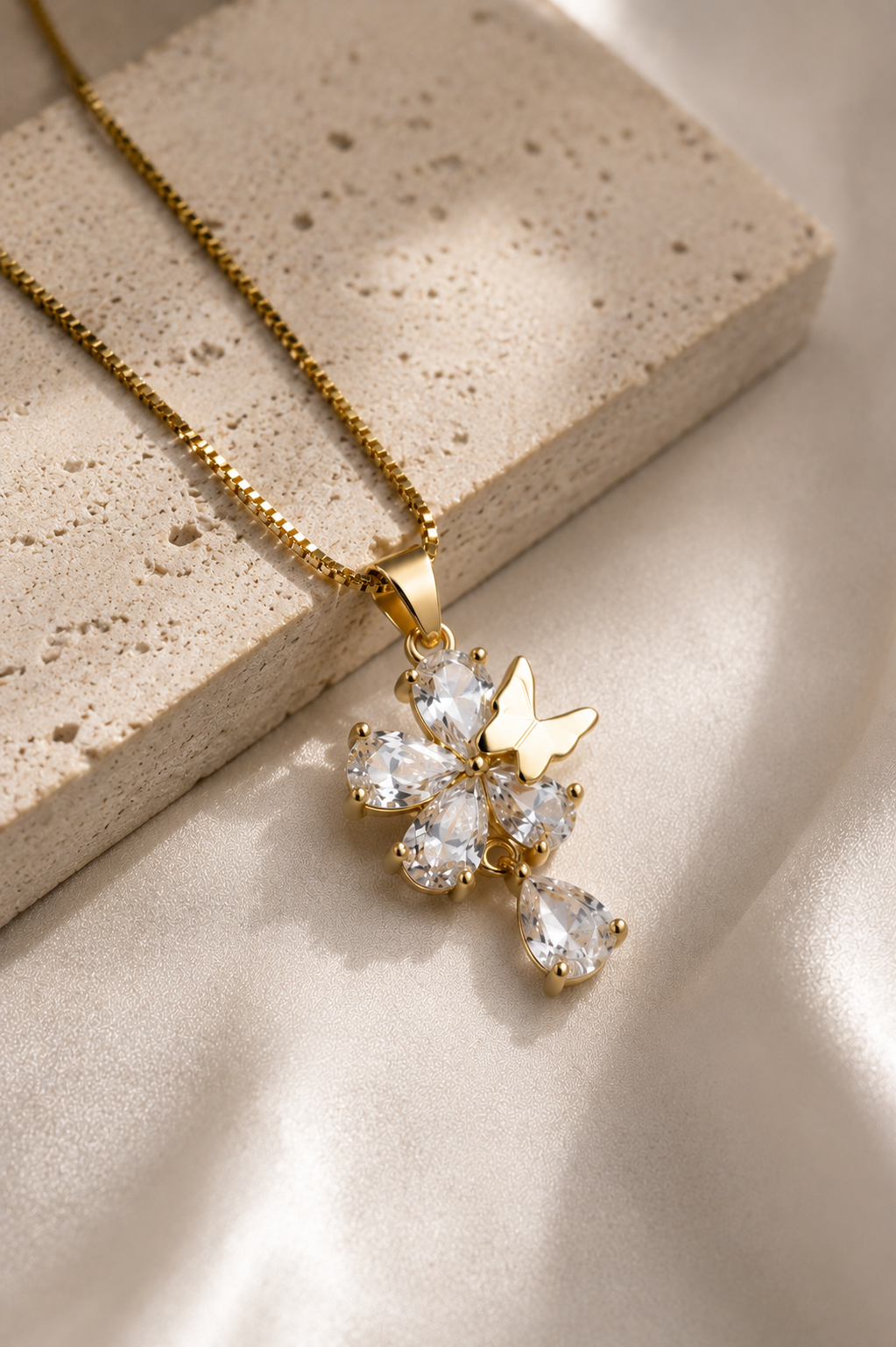 Floral Sparkle Pendant Necklace – Dainty Gold-Tone Necklace