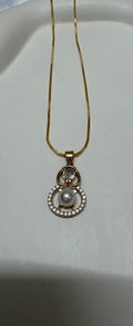 Pearl Circle Pendant Necklace – Dainty Gold-Tone Necklace