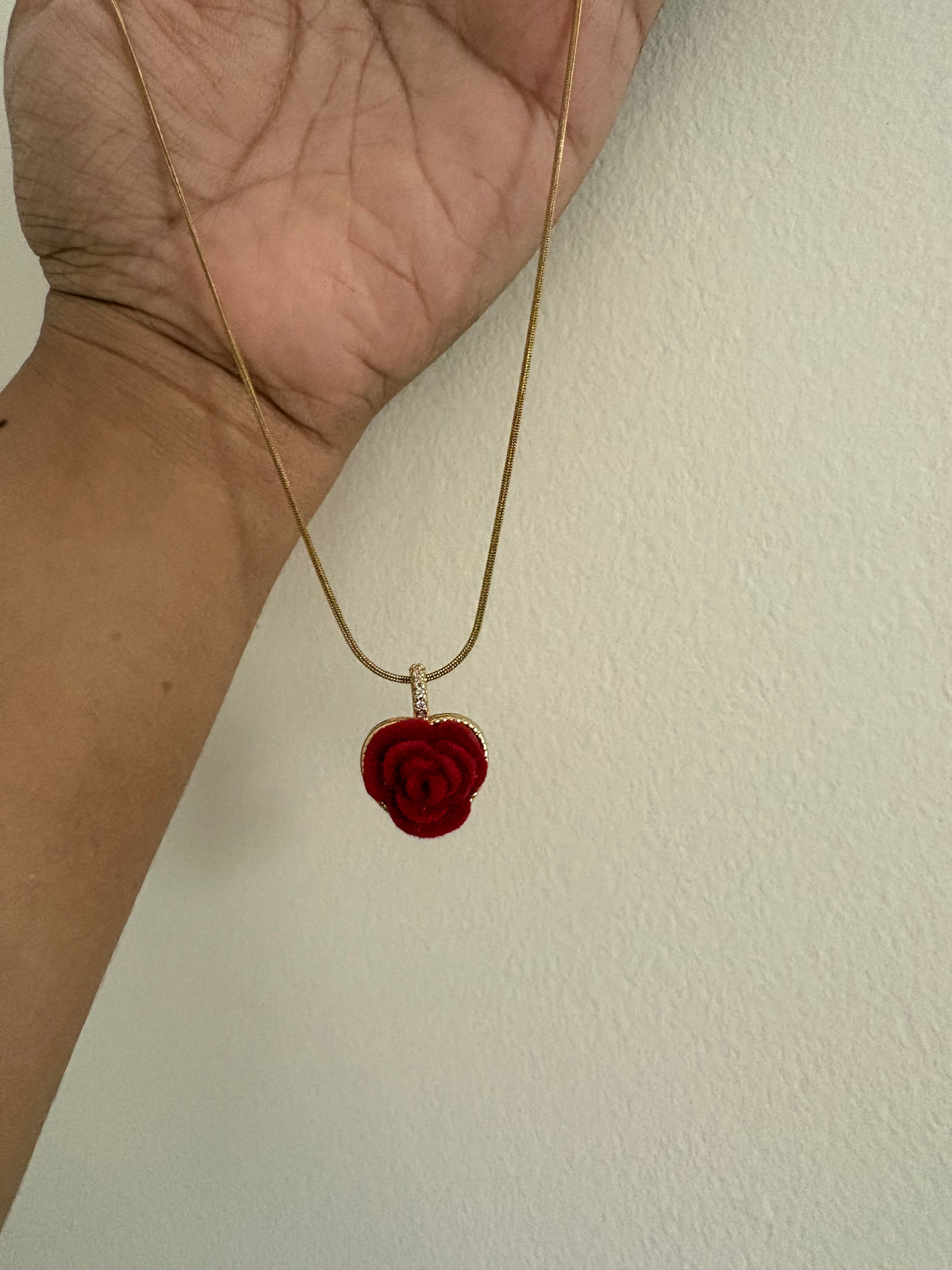 Red Rose Pendant Necklace – Dainty Gold-Tone Necklace