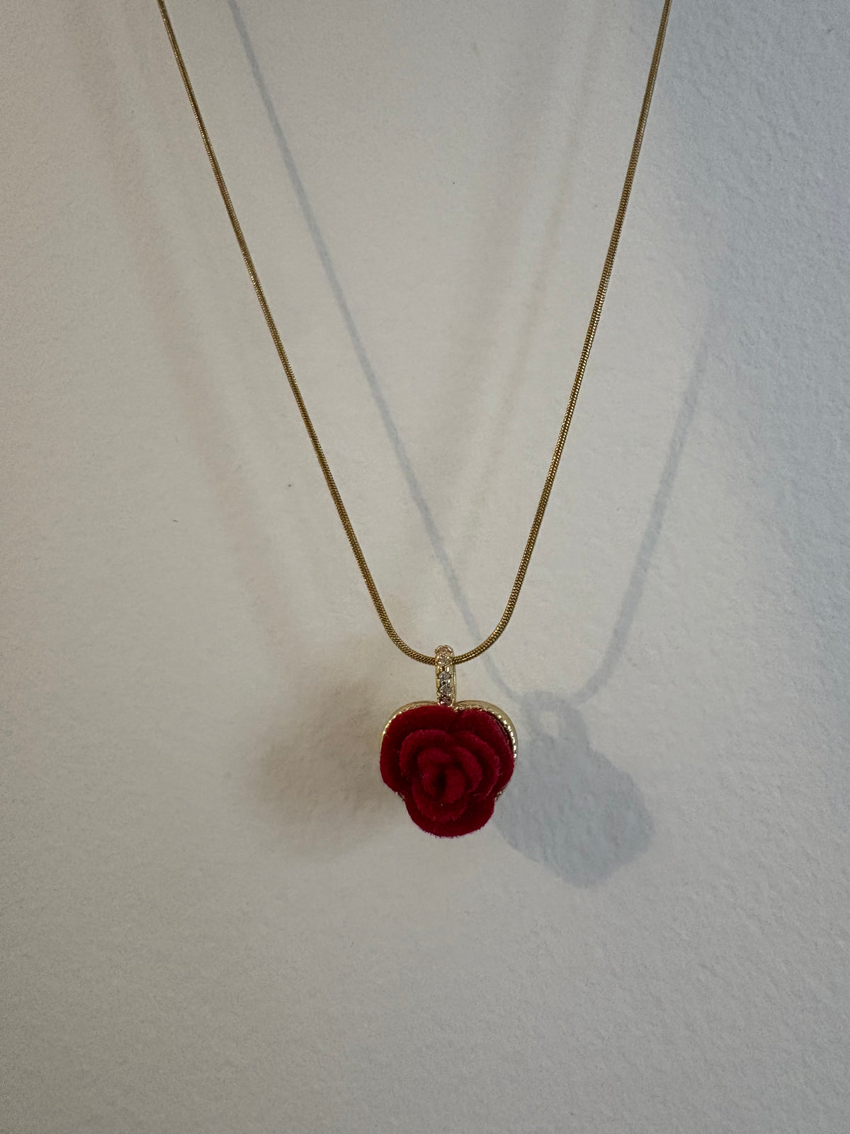 Red Rose Pendant Necklace – Dainty Gold-Tone Necklace