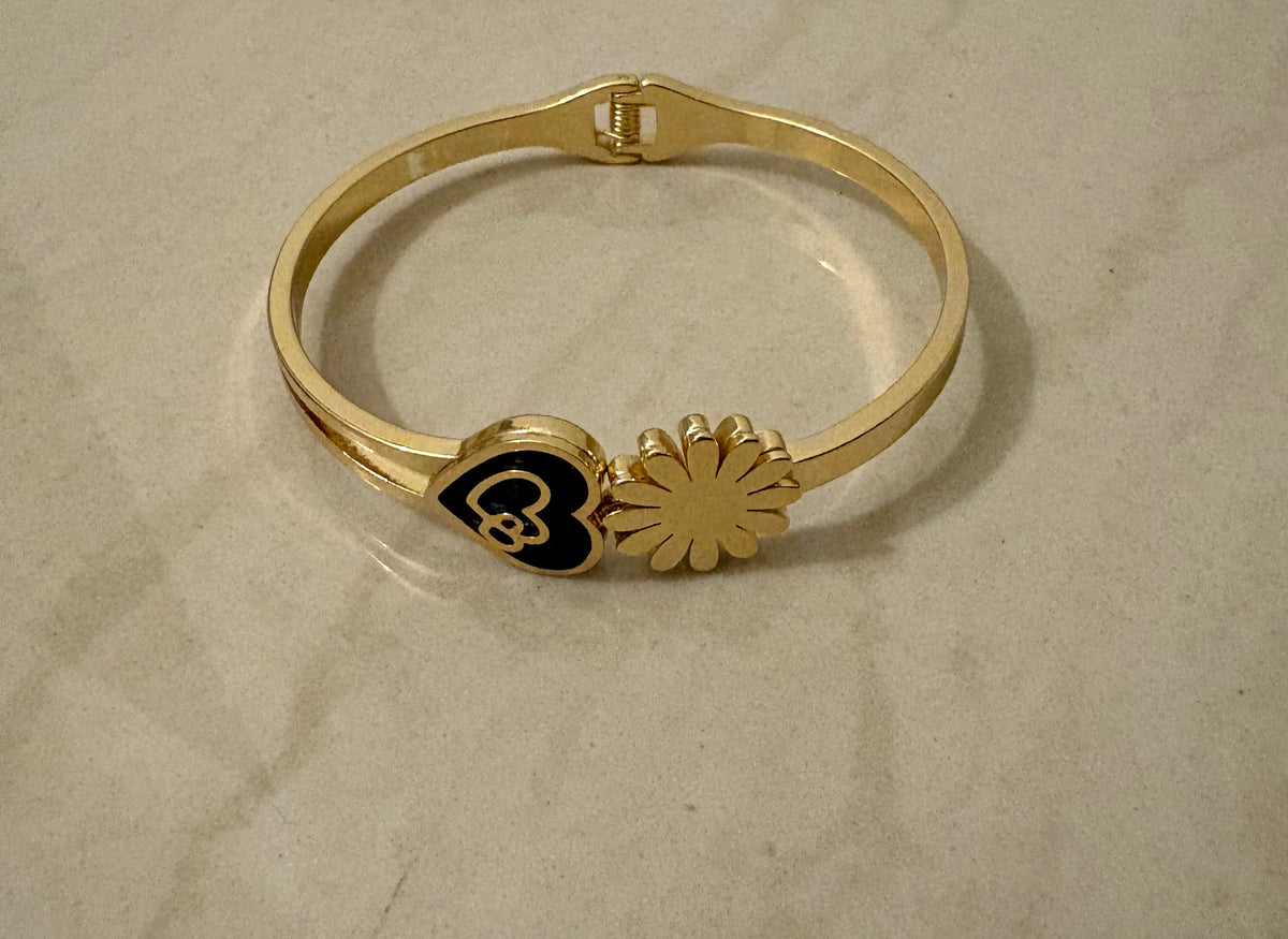 Black Heart & Floral Gold-Tone Bracelet – Elegant Open Bangle