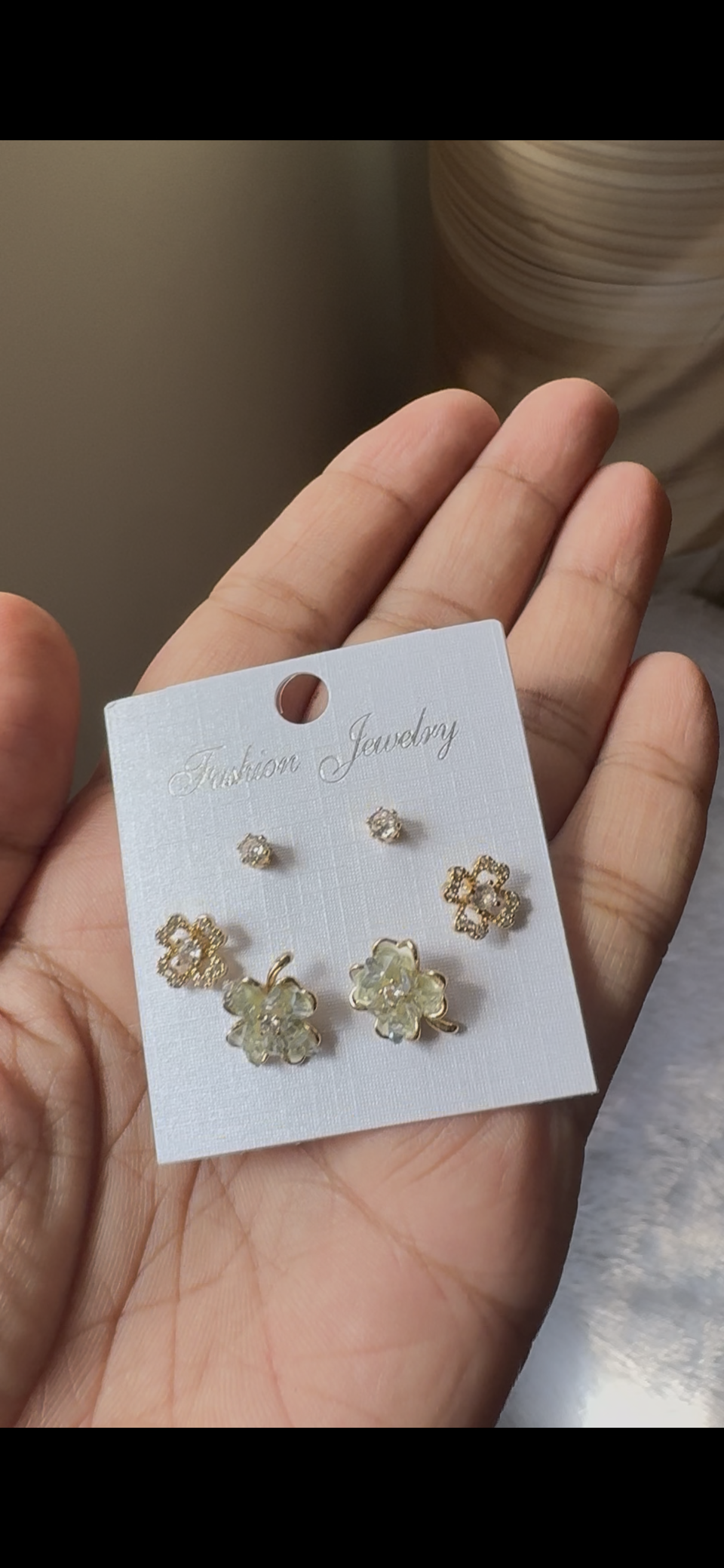 Pale Green Floral Sparkle Earrings Set